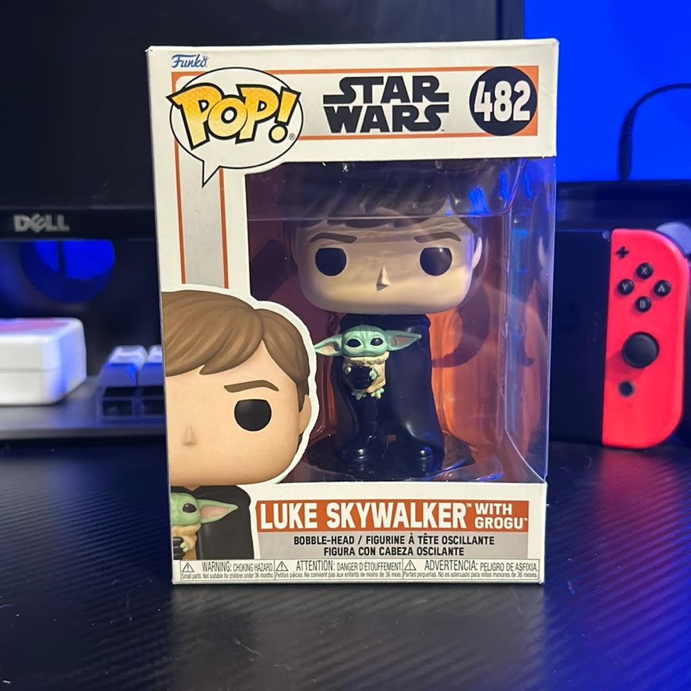 Luke Skywalker with Grogu Funko pop bobblehead